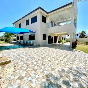 EXECUTIVE7-BEDROOM TOWNHOME TO LET@CANTONMENT