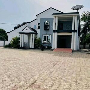 SPACIOUS 5-BEROOM DETACHED HOME TO LET@ NORTH LEGON