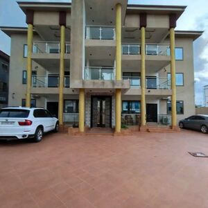 DECENT 3-BEDROOM APARTMENT TO LET@EAST AIRPORT