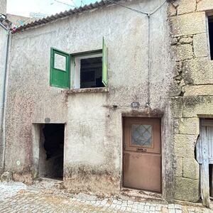 Casa para investimento em Peraboa, Covilh&atilde;