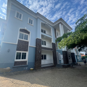EXECUTIVE 3-BEDROOM APARTMENT TO LET@ TSEADDO