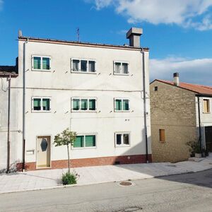 Three flats for the price of one in Castelbottaccio