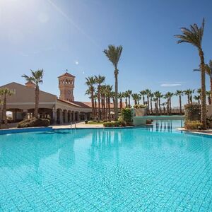 Apt in Sahl Hasheesh's Largest Resort | 15% Down, 6 Years