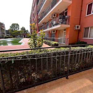 Pool view 1-Bedroom Apartment in Sunset Beach 4 Complex