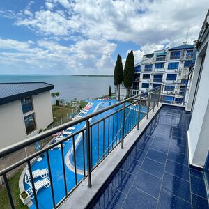 4-Room Apartment with Front Sea Views in Blue Bay Palace