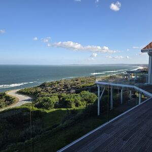 Coastal Luxury Meets Untamed Nature