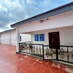 SPACIOUS 2-BEDROOM HOUSE TO LET@ADJRINGANOR