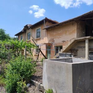 Cheap rural Bulgarian house big garden 3120m2 Danube river