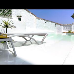 &iexcl;Tu oasis de lujo y luz en Torrenueva! Spain