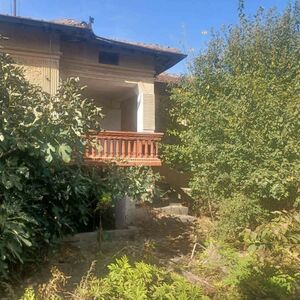 House built over a basement in the village of Tranchovitsa,