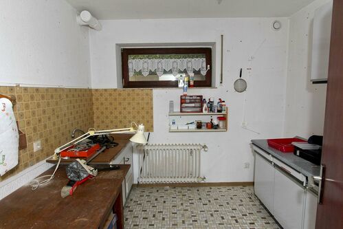 toolsroom/guest kitchen