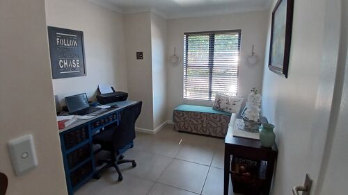 2nd bedroom