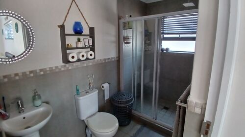 En-suite bathroom