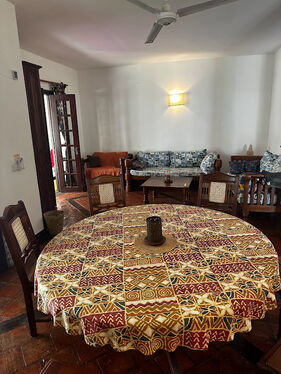 dining, sitting 