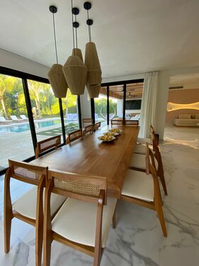 DINNING ROOM