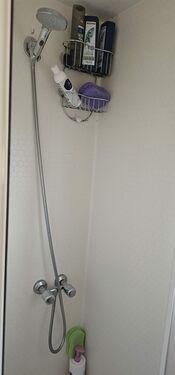 INTERIOR BATHROOM