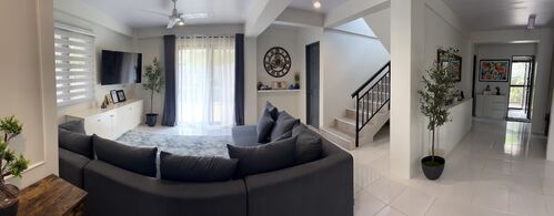 Lounge/stairs/hallway
