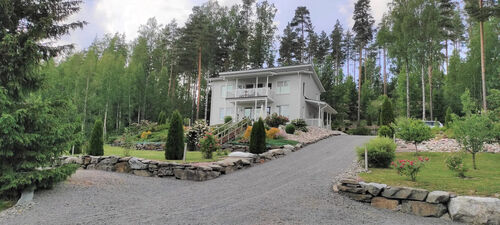 Day Wide Front View
