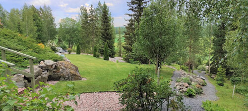 Lawn Area & Park Left