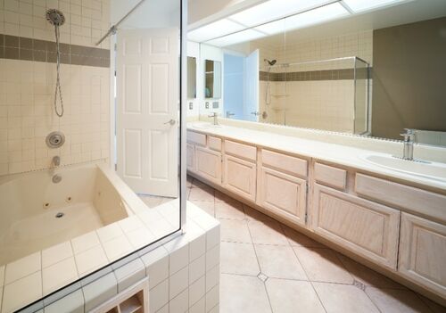FULL BATH #1