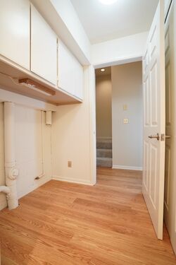 LANDRY ROOM