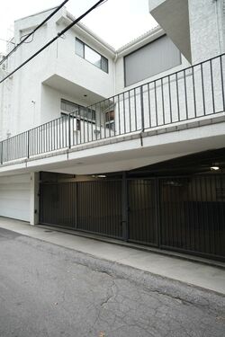 REAR ENTRY GARAGE