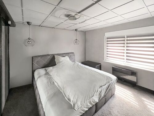 Bed room