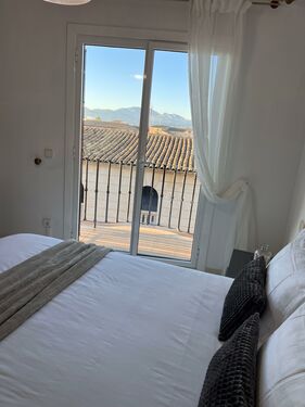 Room with en-suite bathro