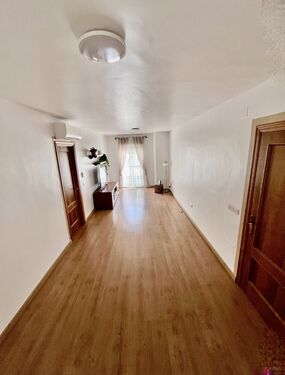 Large spacious lounge 