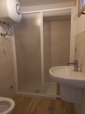 GROUND FLOOR BATHROOM