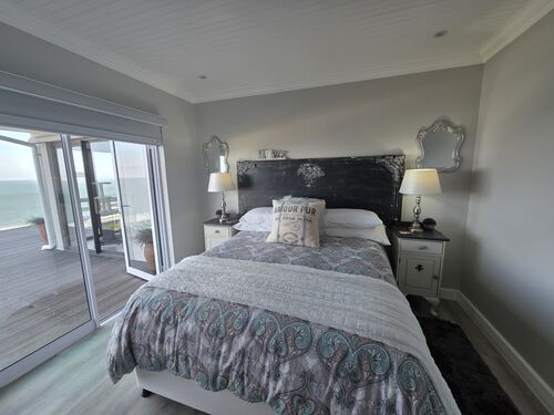 GUEST BEDROOM SEA VIEW