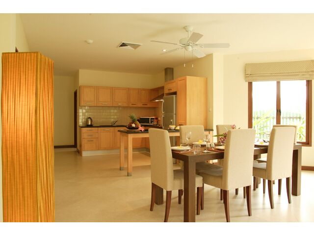 Kitchen + diningset