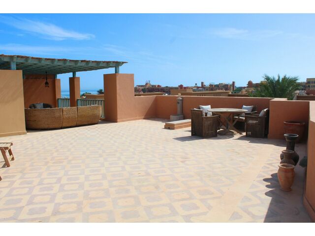 ROOFTOP WIDE ANGLE