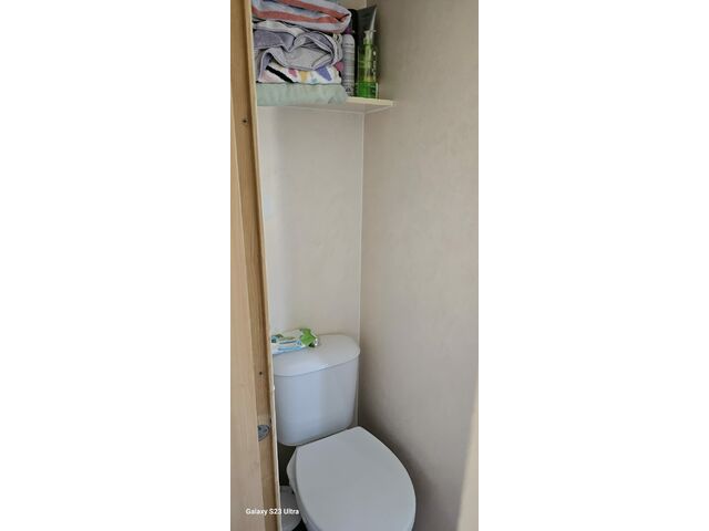 INTERIOR BATHROOM