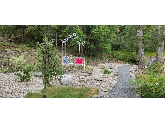Stony Garden Right