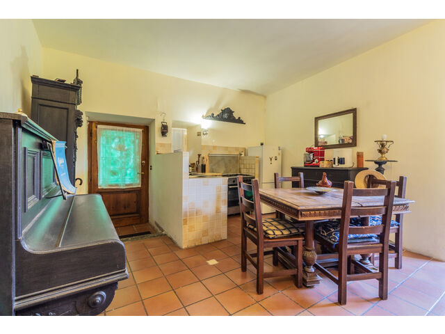 Open kitchen