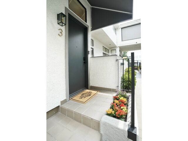FRONT DOOR