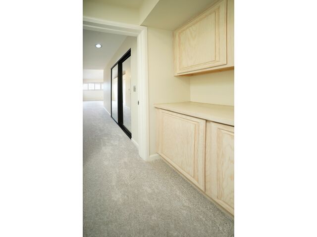 UPPER LANDING