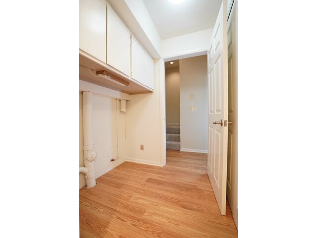 LANDRY ROOM