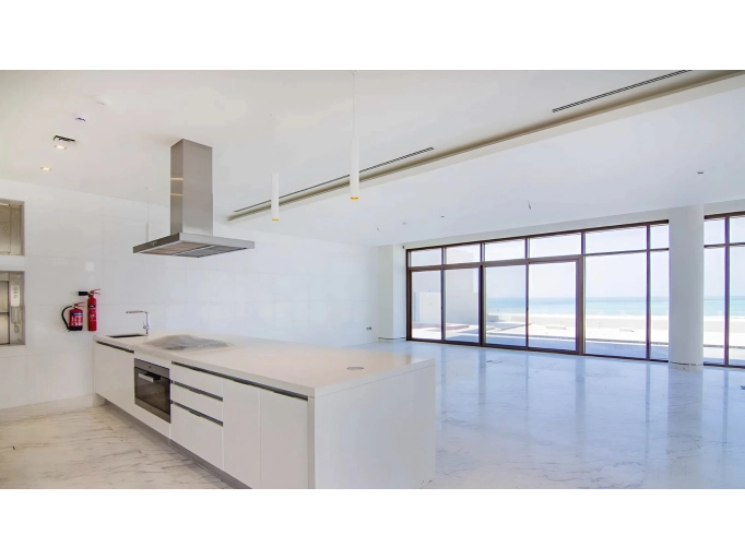 Expansive luxury Mansion