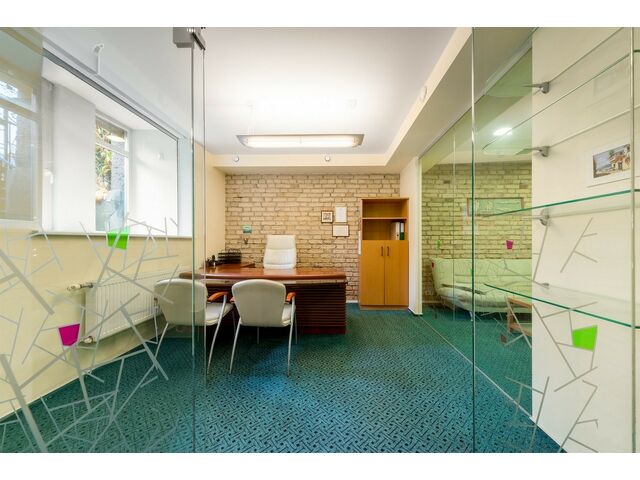 Boss/manager cabinet