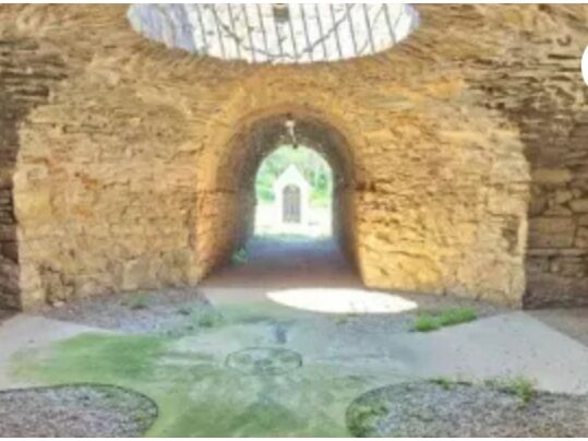 Old stones everywhere 