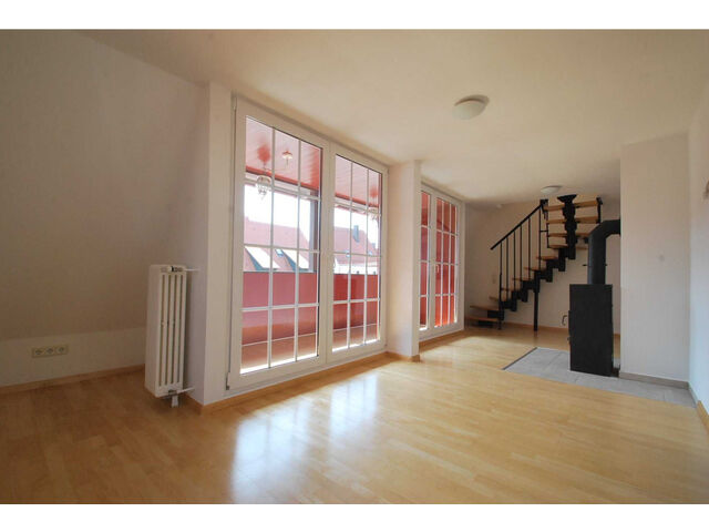 Fireplace Room Up. Floor