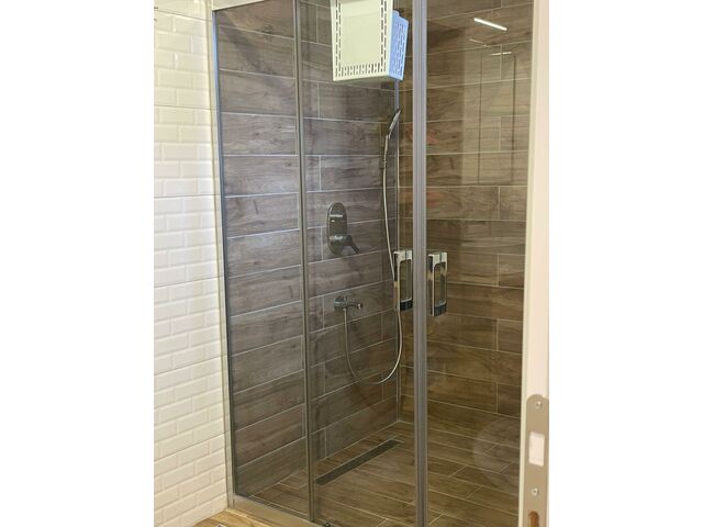 Room 3 shower