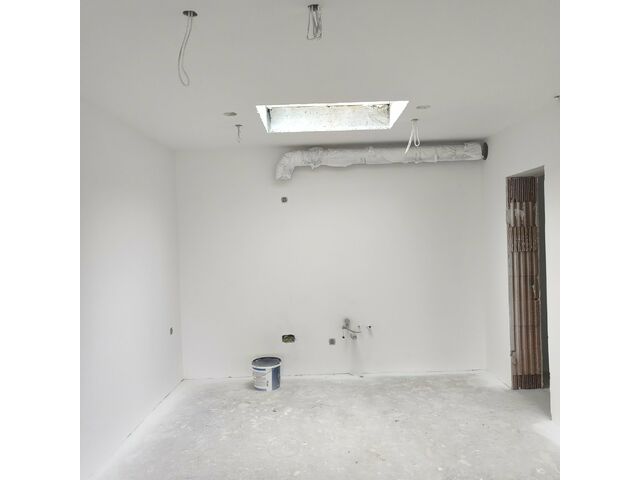 Kitchen with sunroof