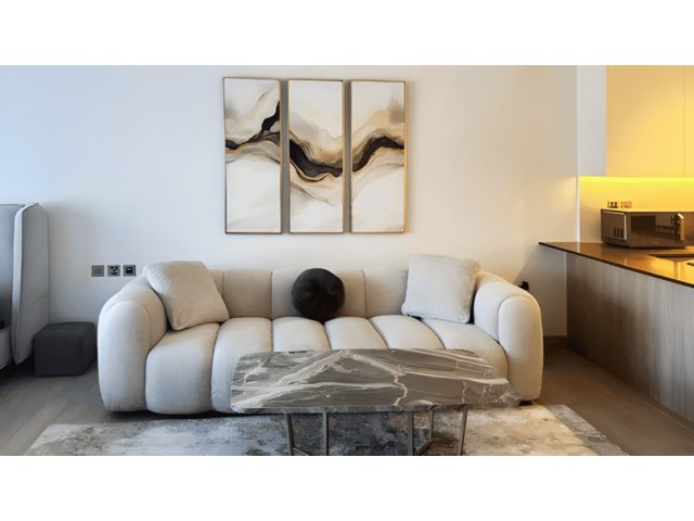 Me Do Re Studio, JLT