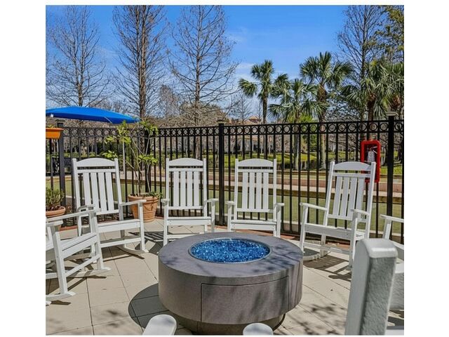 Fire Pit & Summer Kitchen