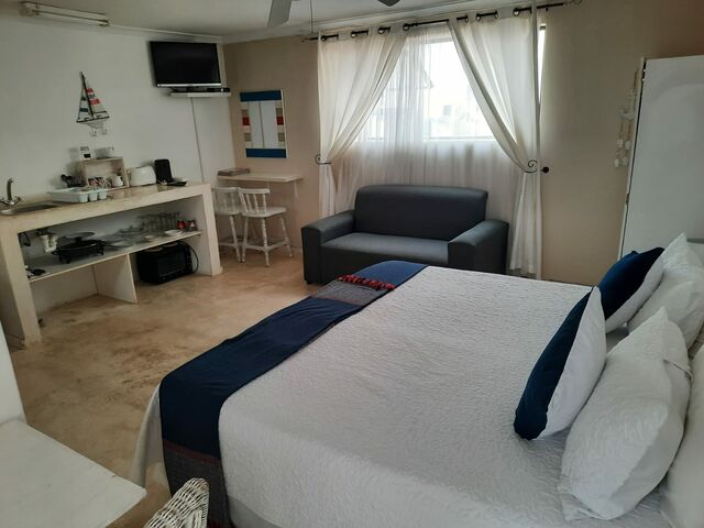 Self-catering x3 rooms